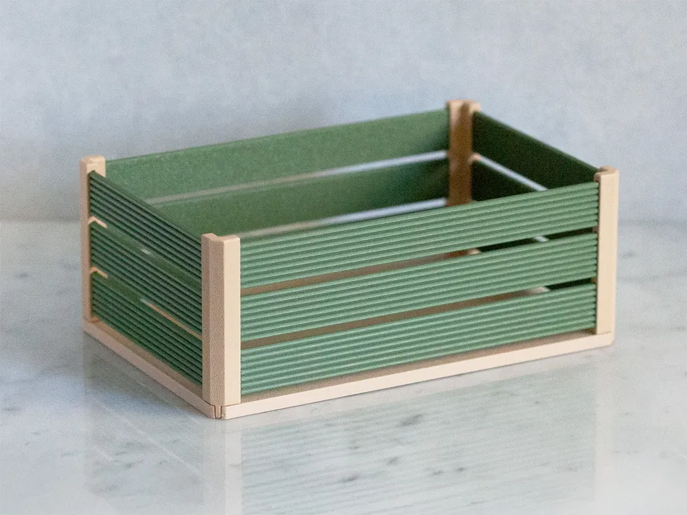 Crate that snaps together