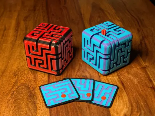 The 3D Maze Cube - A Multiplayer Puzzle Game
